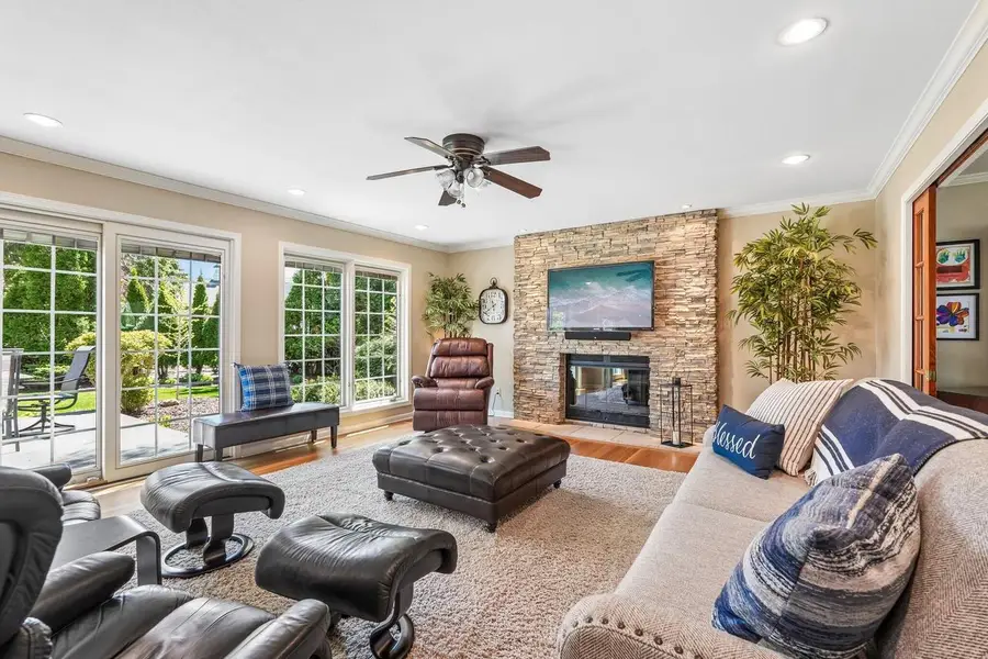 W69N346 Evergreen BOULEVARD, Cedarburg, WI 53012 - #2