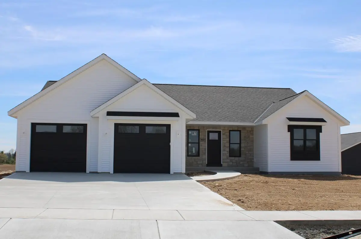 947 Drumlin DRIVE, Kewaskum, WI 53040 - #1
