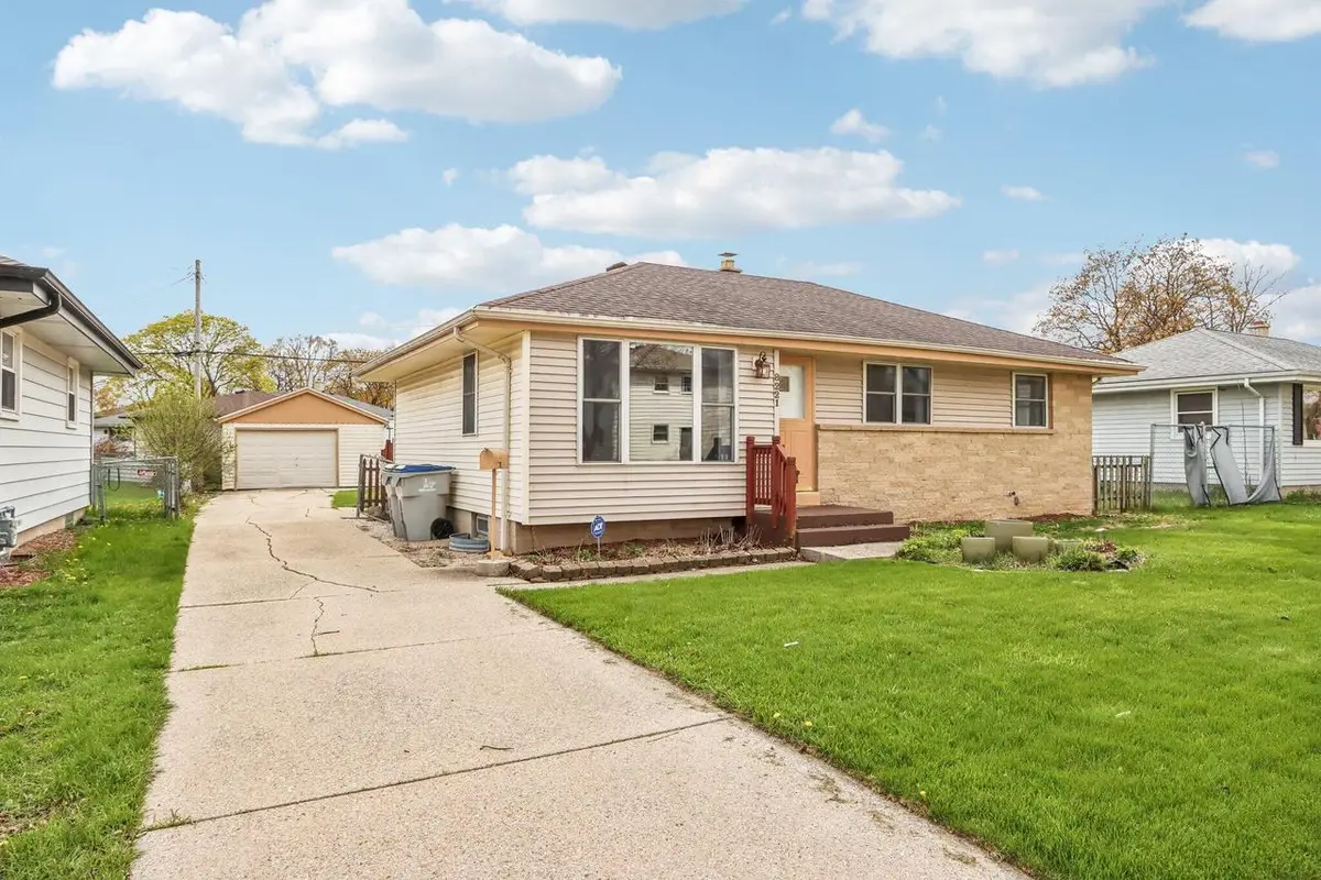 8221 Carmen AVENUE, Milwaukee, WI 53218 - #1