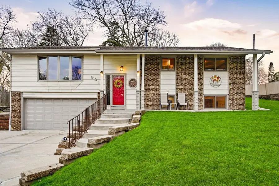 321 Lakeview ROAD, South Milwaukee, WI 53172 - #2