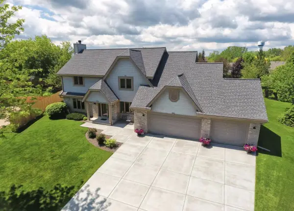 8187 S Four Oaks COURT, Franklin, WI 53132