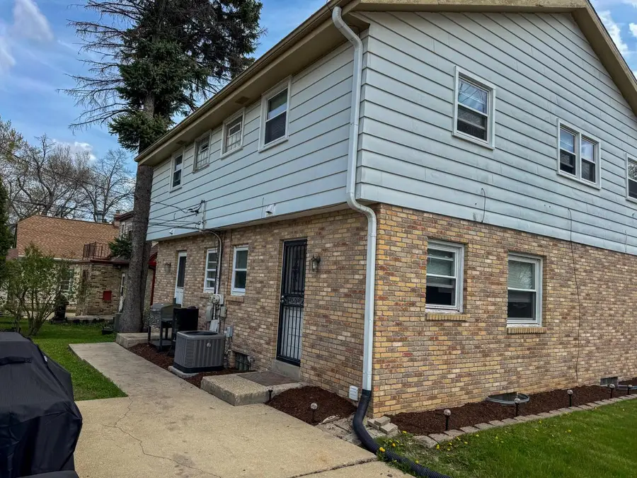 4956 Midland DRIVE #4958, Greenfield, WI 53219 - #3