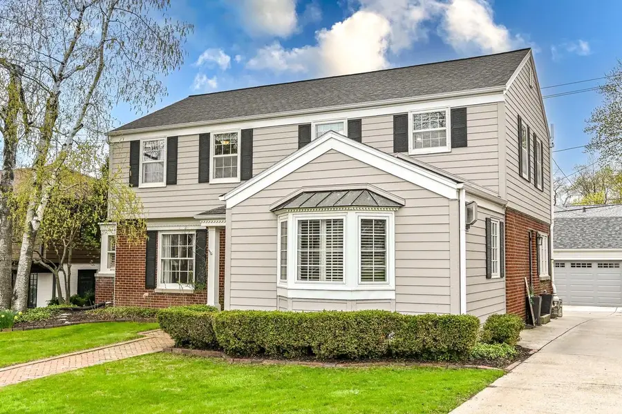 6209 Berkeley BOULEVARD, Whitefish Bay, WI 53217 - #2