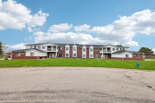 8060 Lexington PLACE #1, Pleasant Prairie, WI 53158