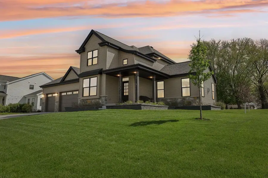 6668 Royal View DRIVE, Windsor, WI 53532 - #2