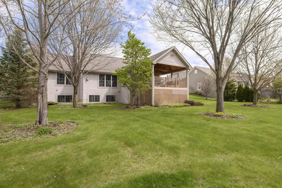 2649 Oak Knoll DRIVE, Jackson, WI 53037 - #2