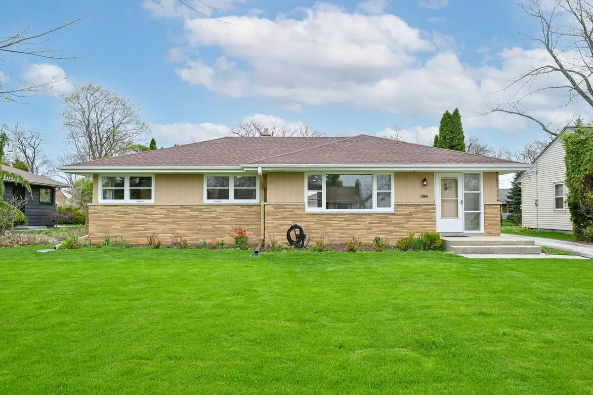 7654 Seneca ROAD, Fox Point, WI 53217 - #1