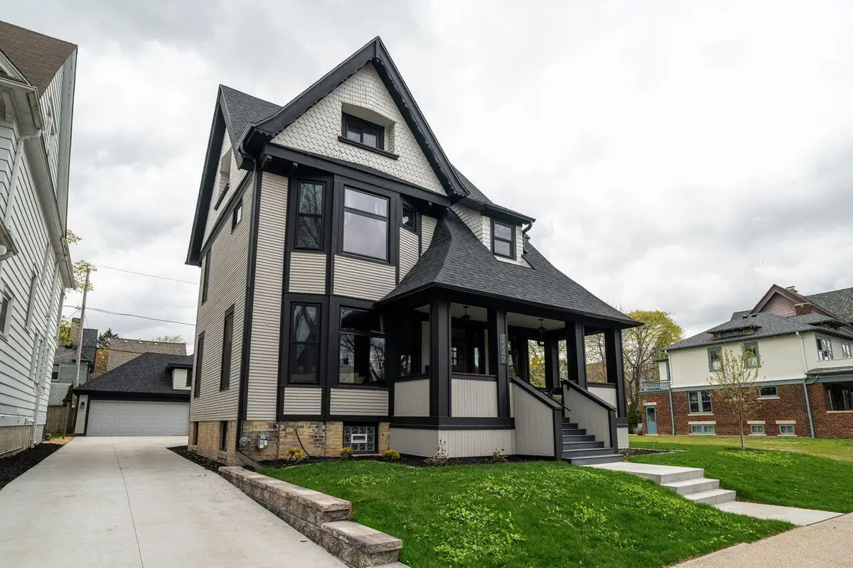 3247 N Marietta AVENUE, Milwaukee, WI 53211 - #1