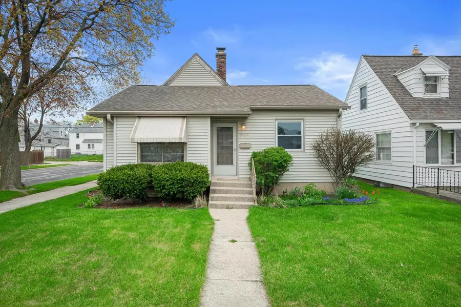 3802 18th STREET, Milwaukee, WI 53221 - #2