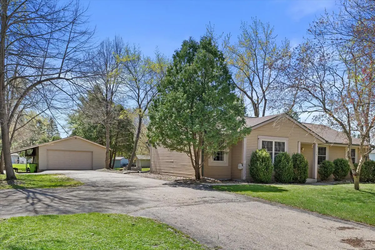 287 Wilson AVENUE, Dousman, WI 53118 - #1