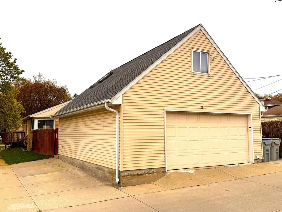 205 W Morgan AVENUE, Milwaukee, WI 53207 - #3
