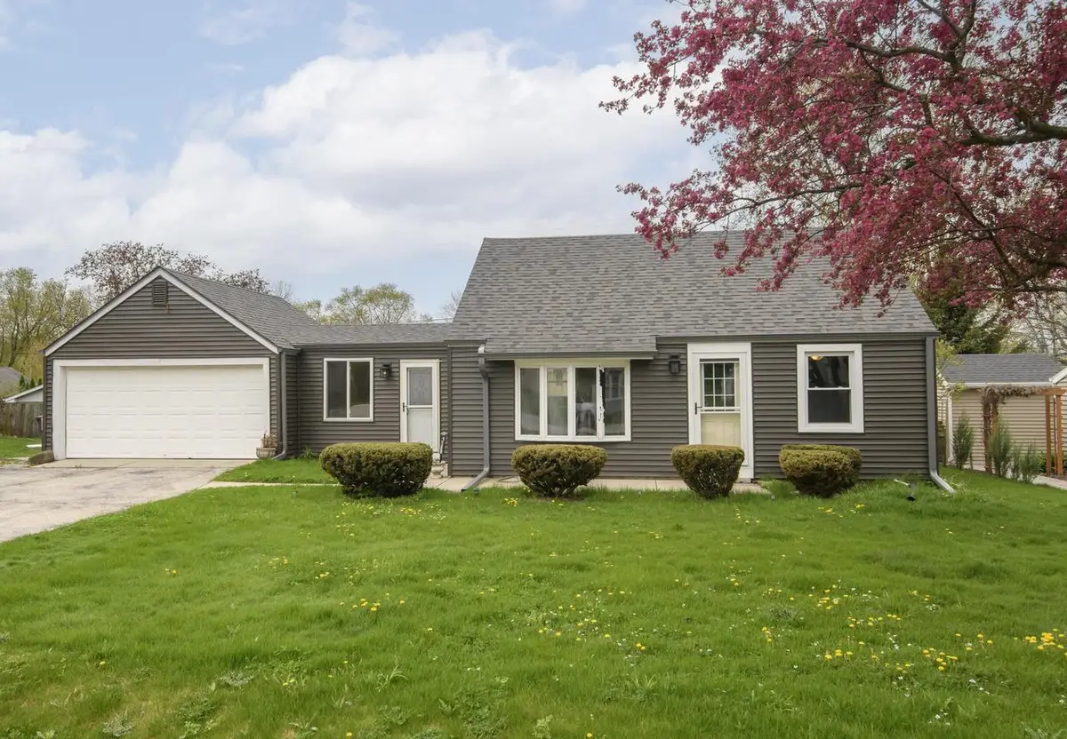 W271N2563 Pear Tree LANE, Pewaukee, WI 53072 - #1