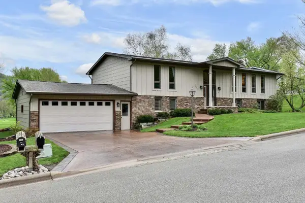 1614 Valley View DRIVE, Winona, MN 55987