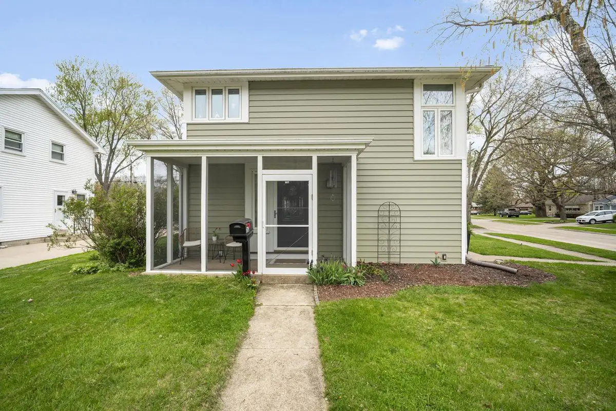 736 Cumberland DRIVE, Waukesha, WI 53188 - #1