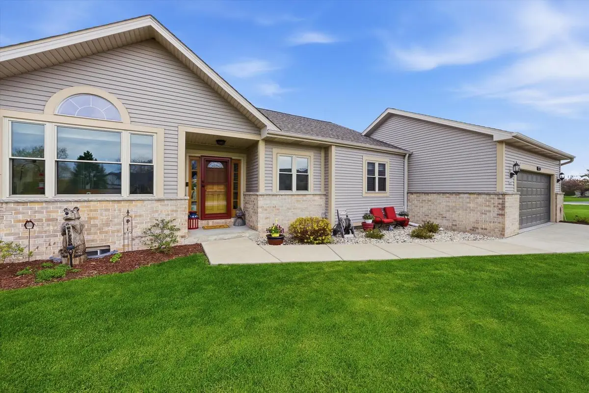 4335 Rose COURT, New Berlin, WI 53151 - #1