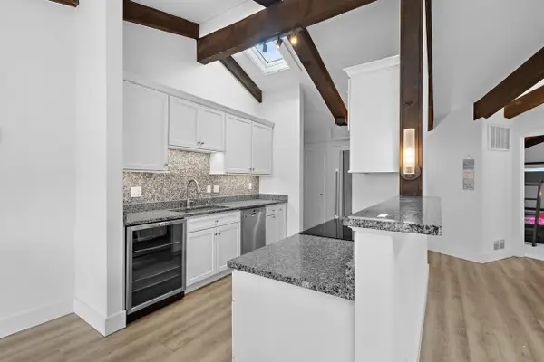 800 Aspen DRIVE #C5, Fontana, WI 53125