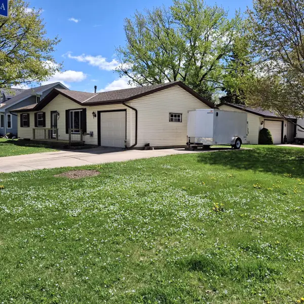 221 Robert STREET, Watertown, WI 53098