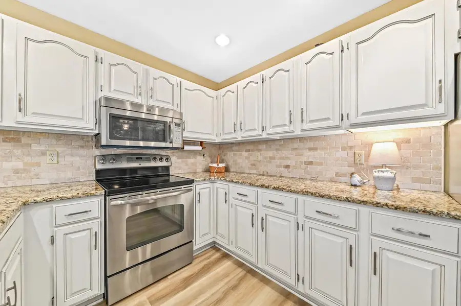 3015 River Birch DRIVE #H, Brookfield, WI 53045 - #3