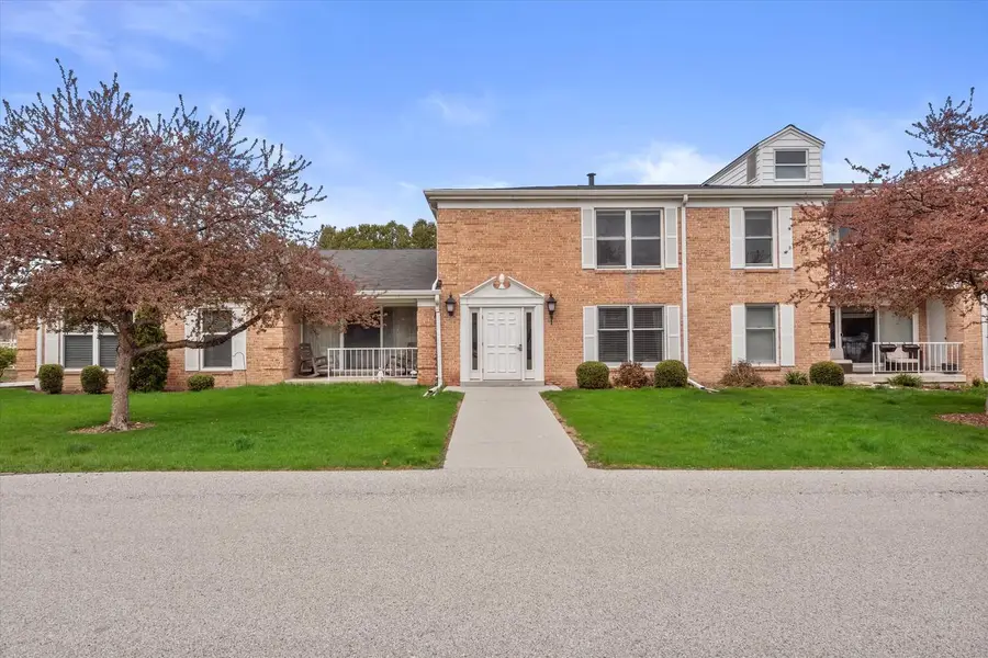 940 Heritage COURT #102, Mequon, WI 53092 - #2