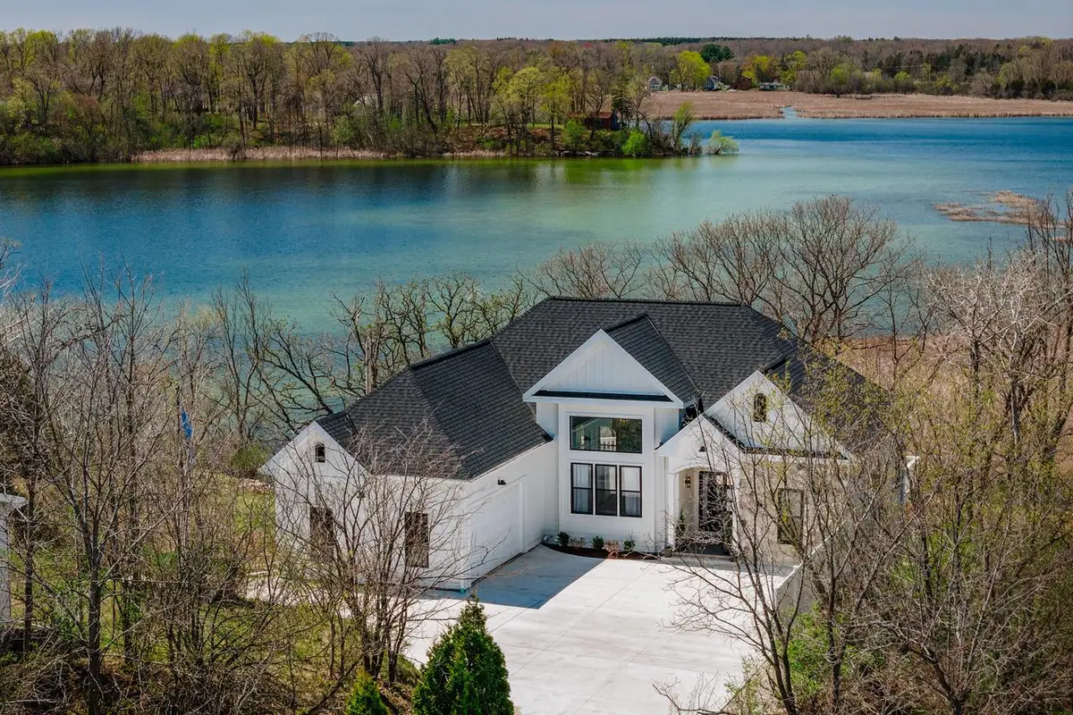 1835 Davies DRIVE, Summit, WI 53066 - #1