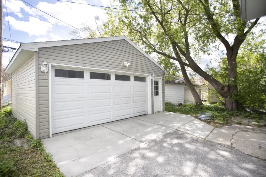 1705 Newton AVENUE #1707, Shorewood, WI 53211 - #3