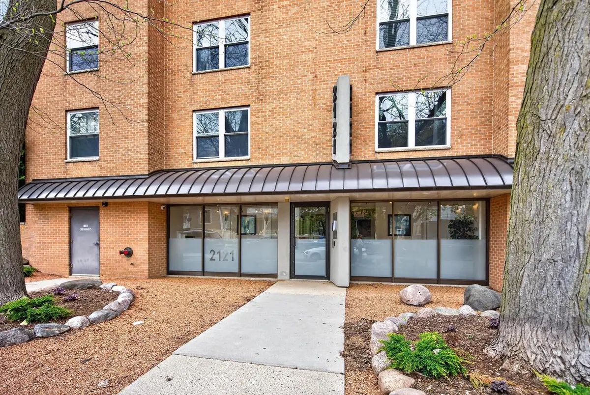2121 Cambridge AVENUE #214, Milwaukee, WI 53202 - #1