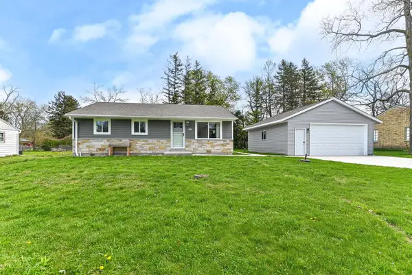 1624 Woodside DRIVE, New Berlin, WI 53151
