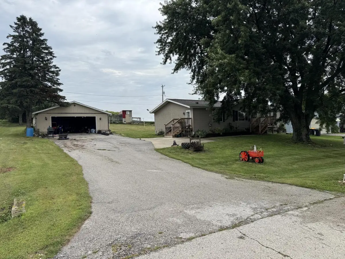 1753 Cedarview DRIVE, Saint Cloud, WI 53079 - #1