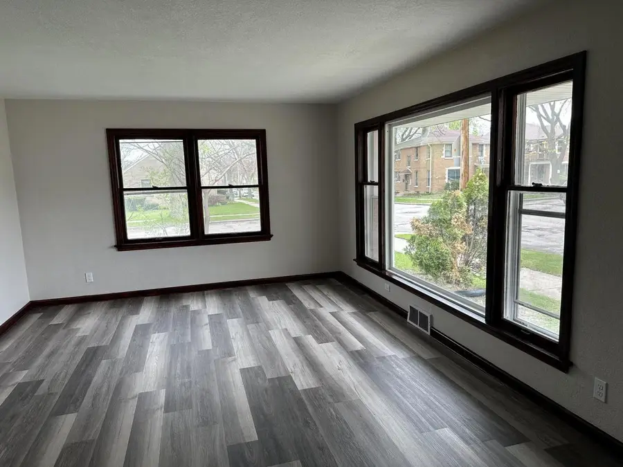 5004 Nash STREET, Milwaukee, WI 53216 - #3