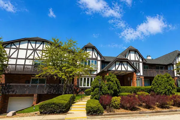 8900 Park Plaza COURT #112, Brown Deer, WI 53223