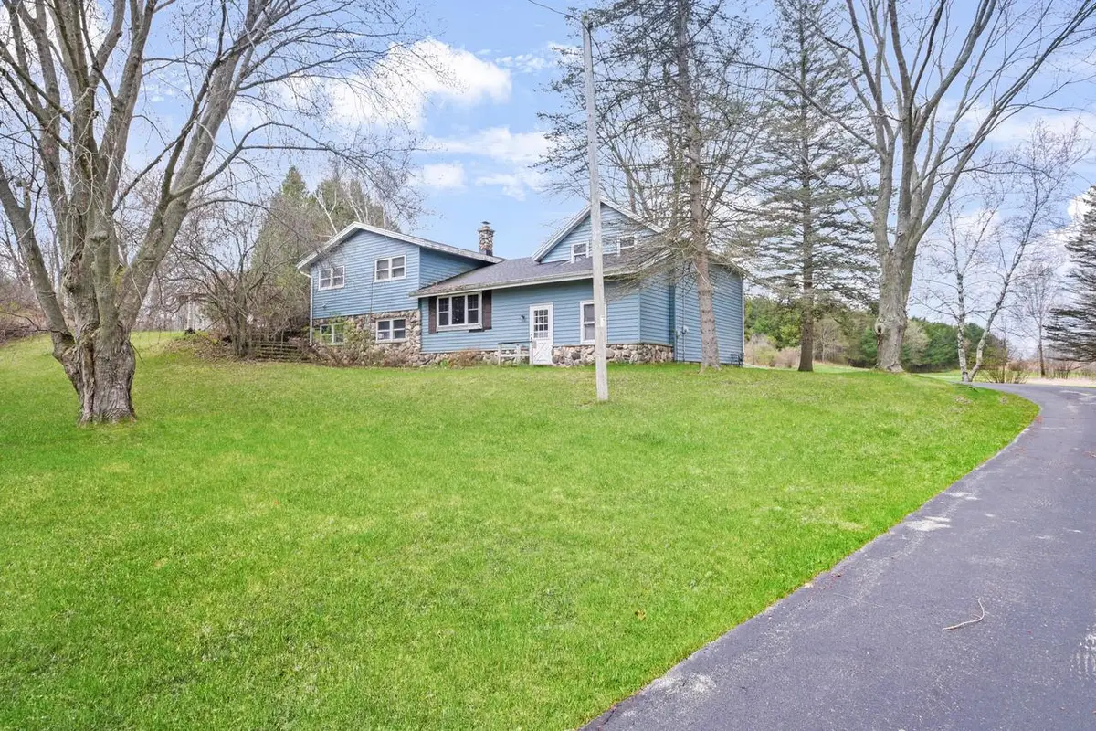 6909 Townline ROAD, West Bend, WI 53090 - #1