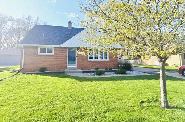 3800 Brooklawn CIRCLE, South Milwaukee, WI 53172