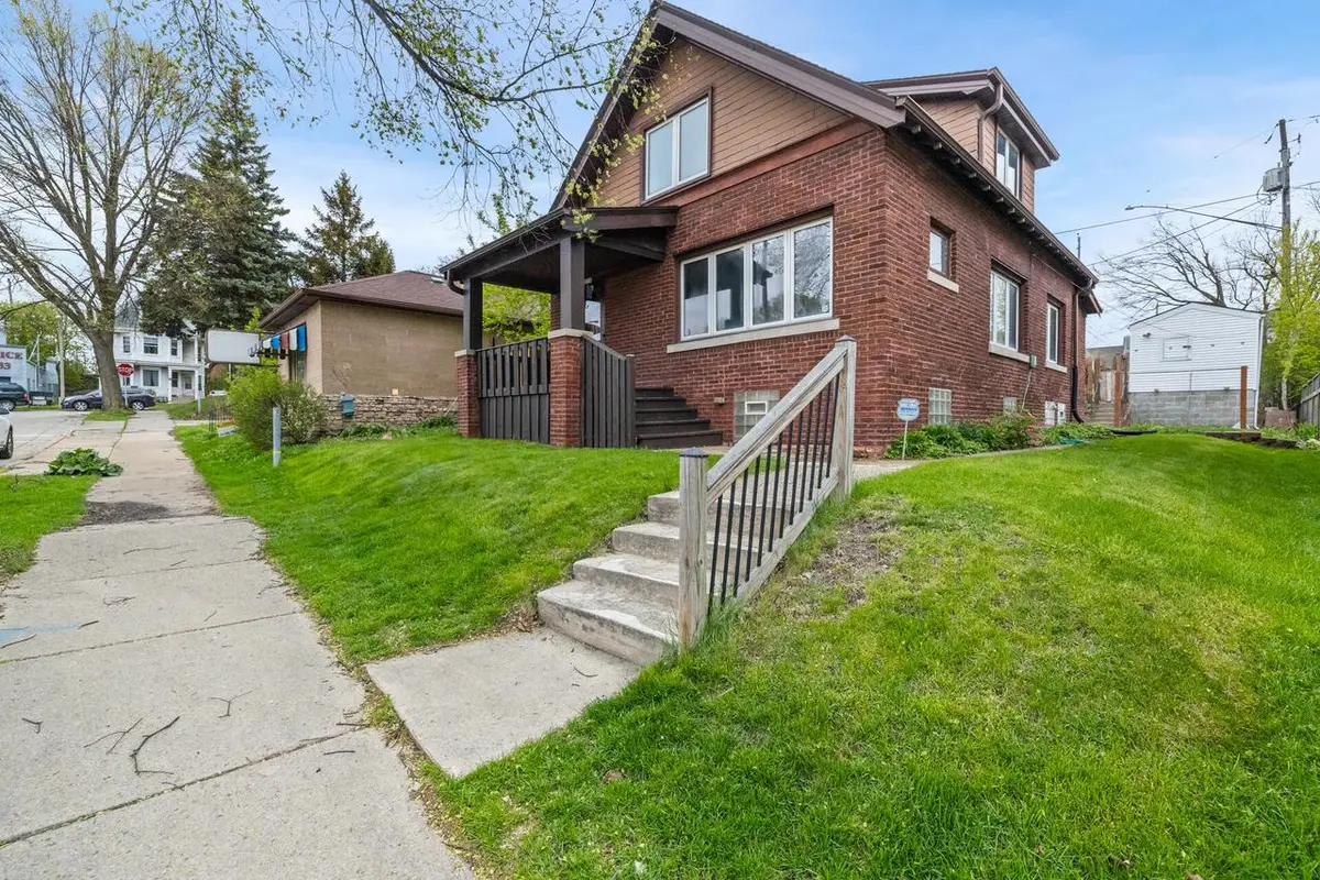 2718 Howell AVENUE, Milwaukee, WI 53207 - #1