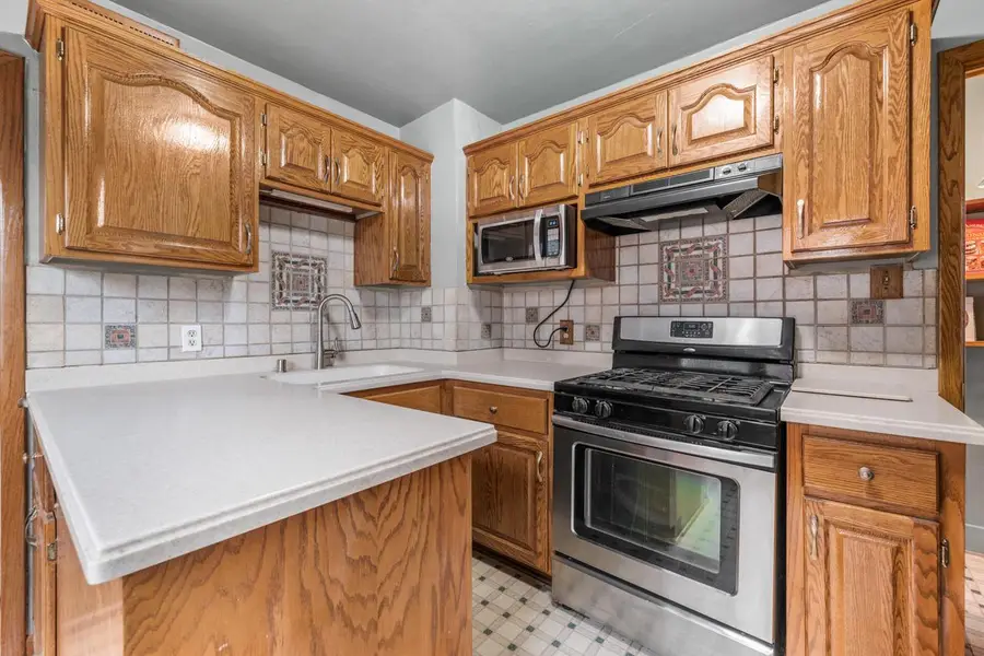 2718 Howell AVENUE, Milwaukee, WI 53207 - #3
