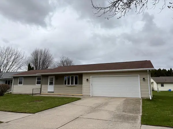1206 Cedar AVENUE, Manitowoc, WI 54220