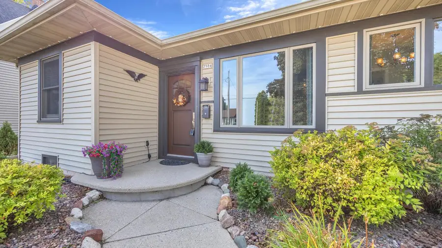 2504 Lakeshore DRIVE, Sheboygan, WI 53081 - #2