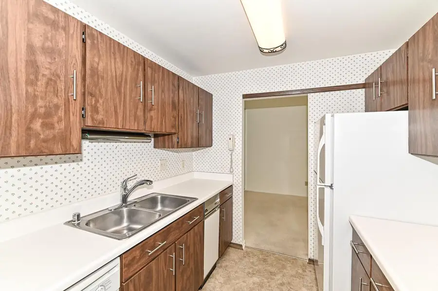 5200 Tuckaway BOULEVARD #240, Greenfield, WI 53221 - #3