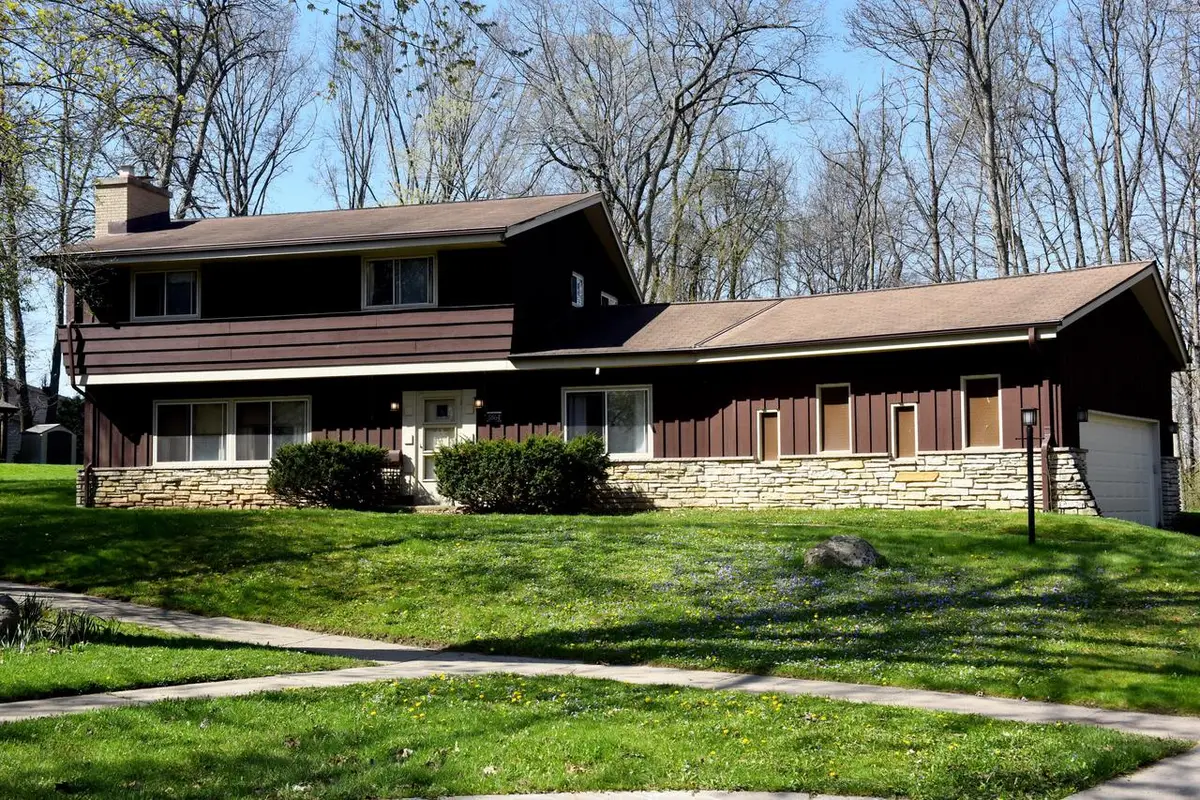 5864 Ramona DRIVE, Greendale, WI 53129 - #1
