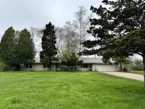 8665 Hawthorne ROAD, Milwaukee, WI 53217