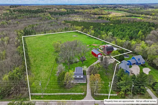 34411 Washington AVENUE, Burlington, WI 53105