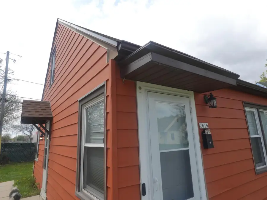 2619 Linwal LANE, Milwaukee, WI 53209 - #2