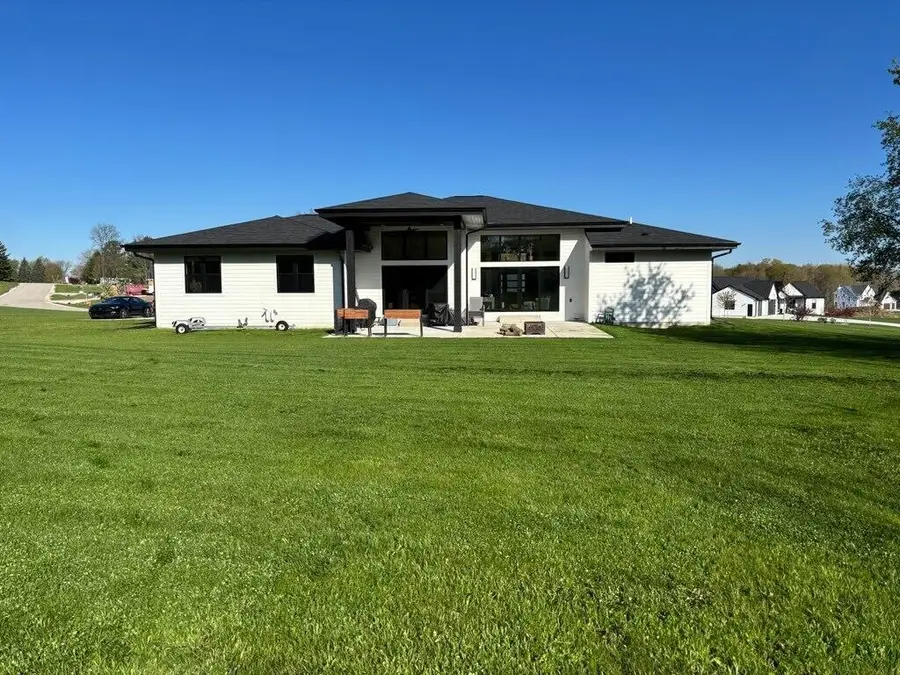 W256S6582 Pheasant DRIVE, Waukesha, WI 53189 - #2