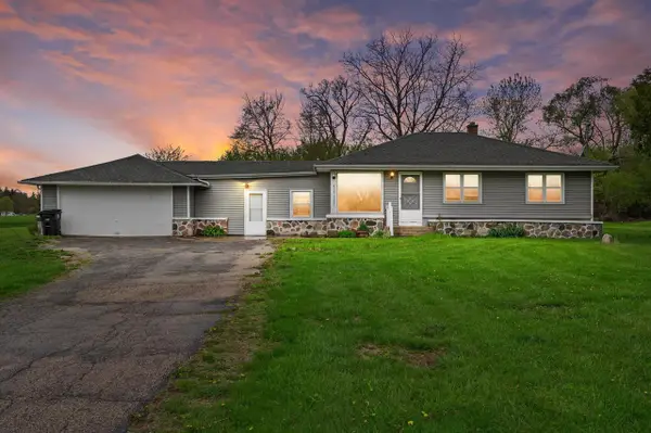 W126N7009 Highland DRIVE, Menomonee Falls, WI 53051