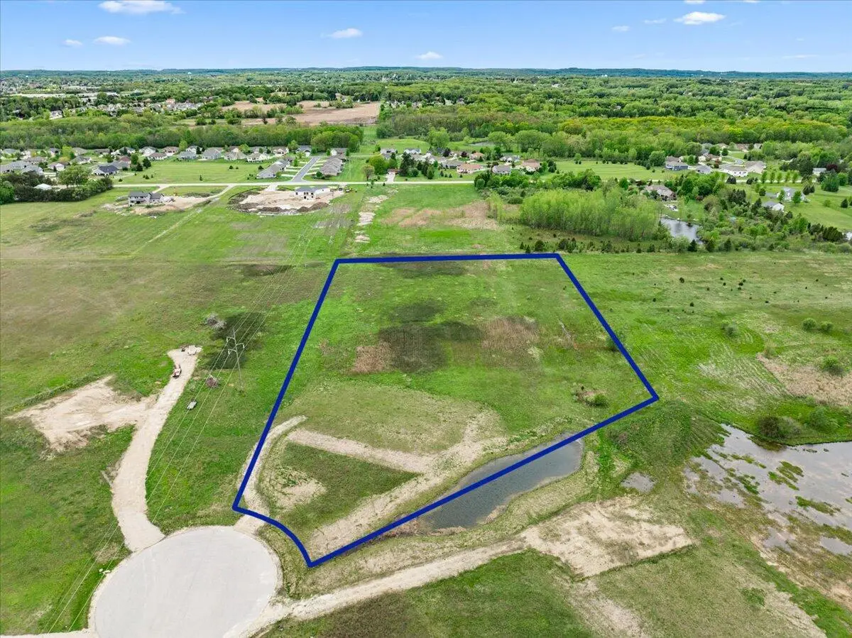 2016 DAVIDS VIEW LANE, West Bend, WI 53090 - #1