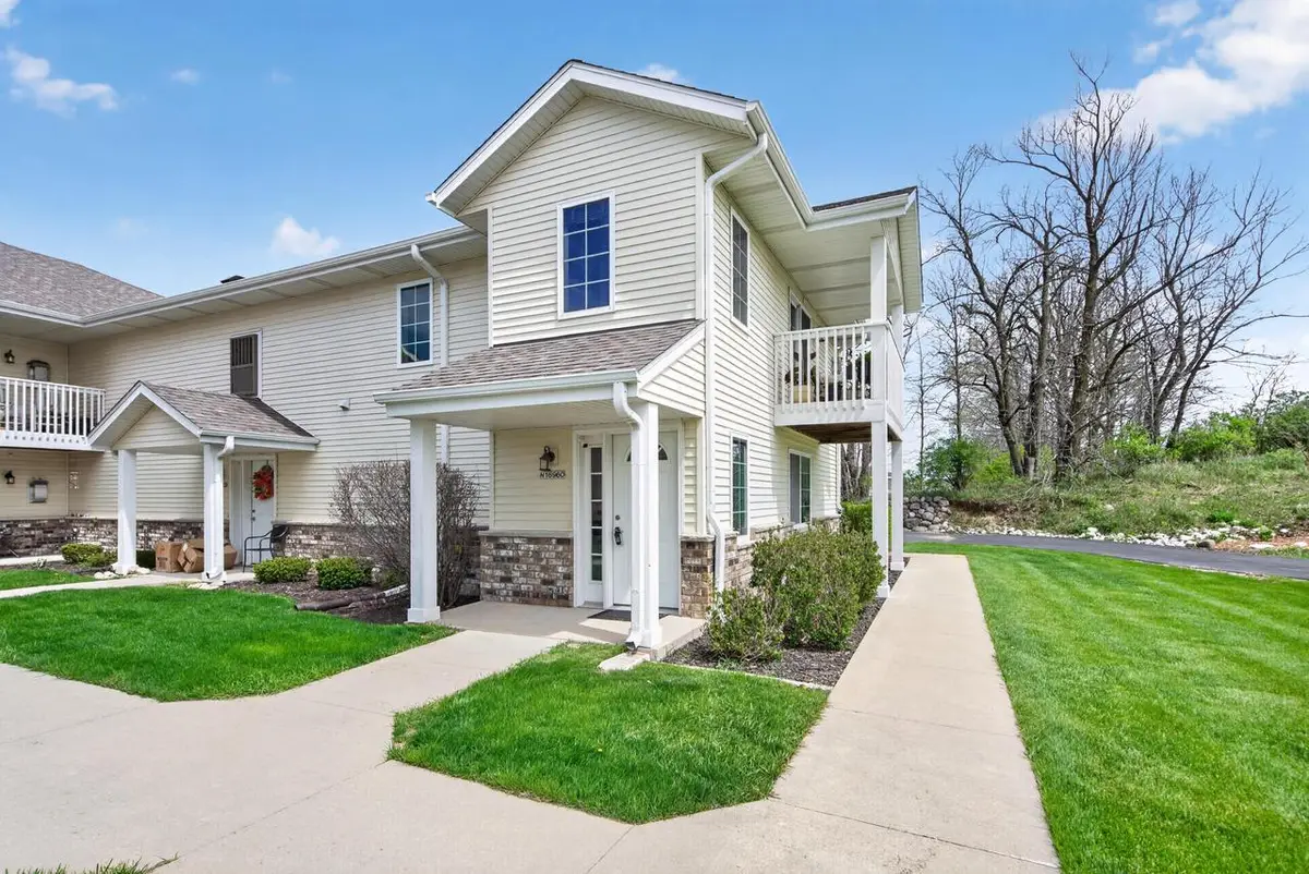W197N16960 Stonewall DRIVE #12, Jackson, WI 53037 - #1