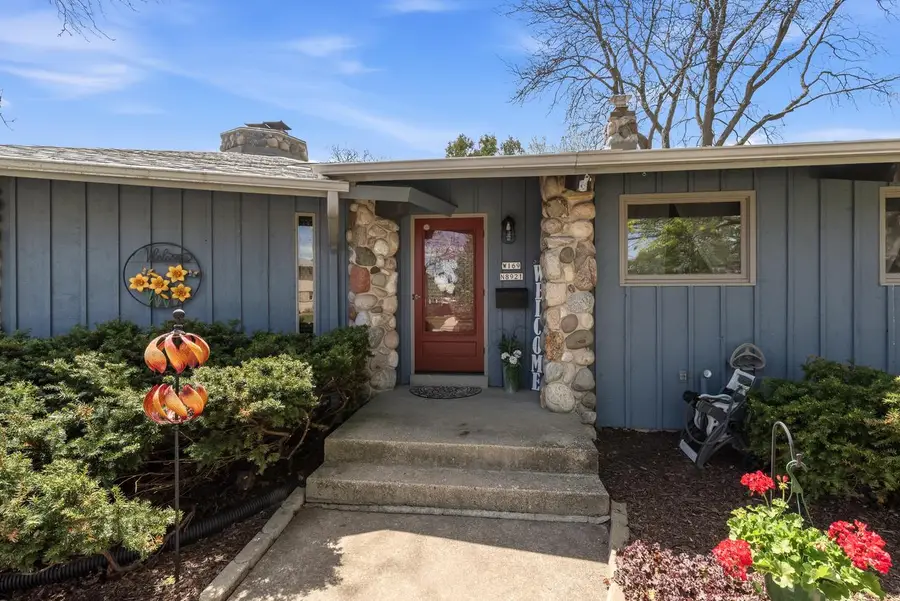 W169N8921 Hoyt DRIVE, Menomonee Falls, WI 53051 - #2