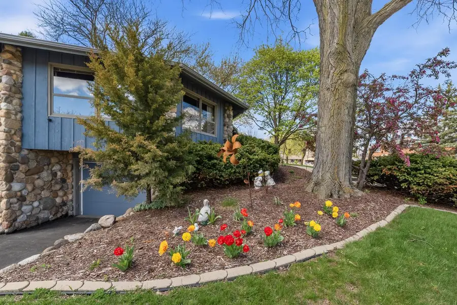 W169N8921 Hoyt DRIVE, Menomonee Falls, WI 53051 - #3
