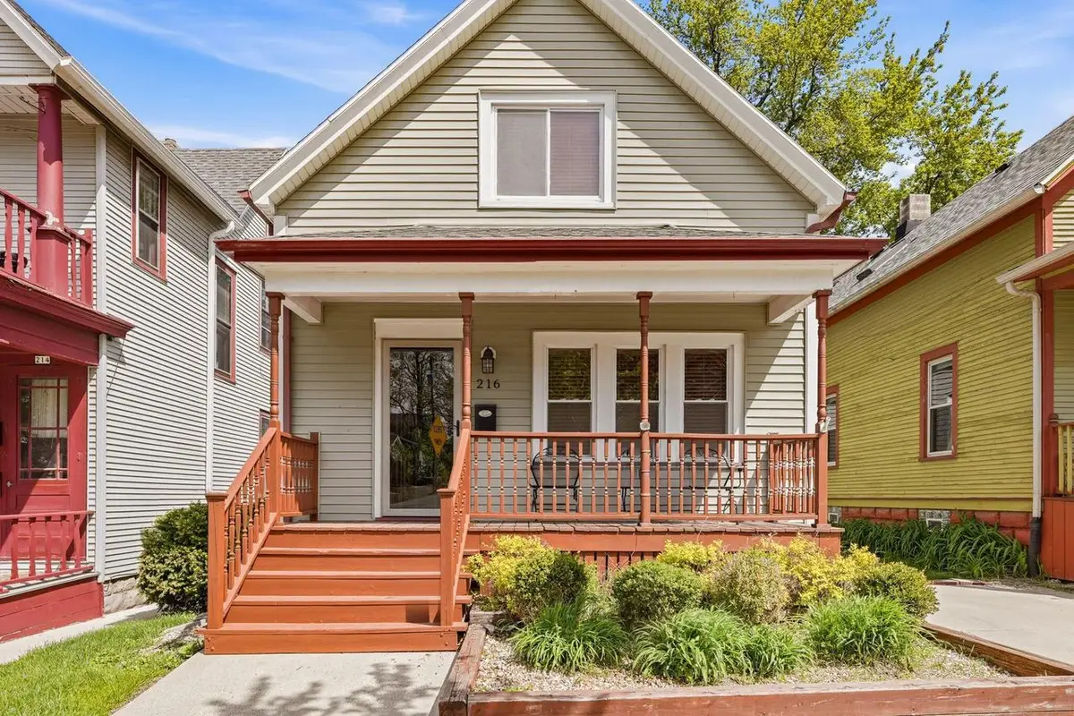 216 Smith STREET, Milwaukee, WI 53207 - #1