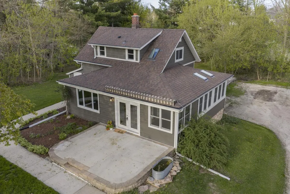 412 West AVENUE, Pewaukee, WI 53072 - #1