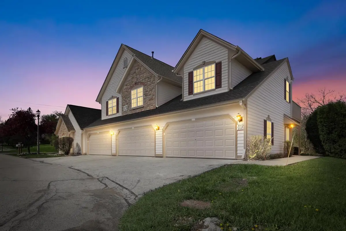 2337 Vista Bella DRIVE, Oak Creek, WI 53154 - #1